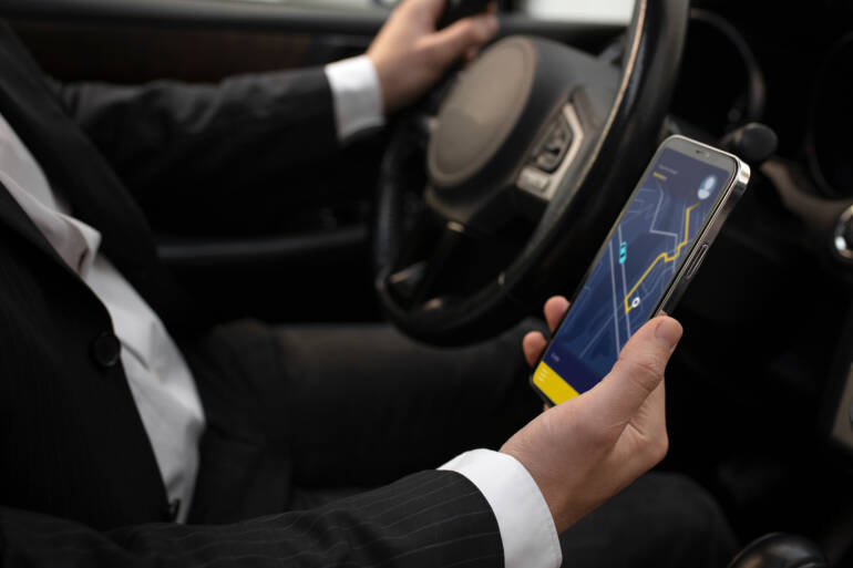 How Taxis in Camberley Make Airport Transfers Stress-Free