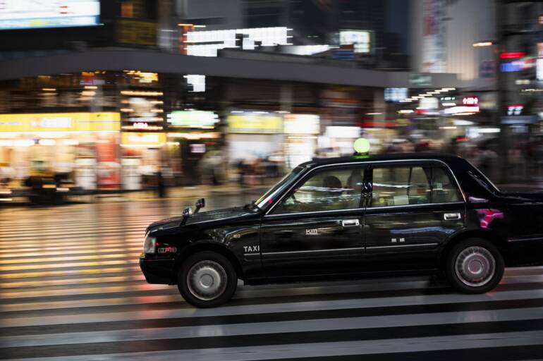 Camberley Taxi Fare Guide: Save Money Smartly