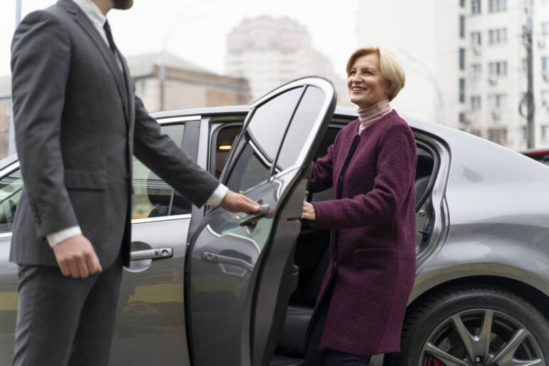 Top Reasons to Choose a Taxi for Camberley to Gatwick